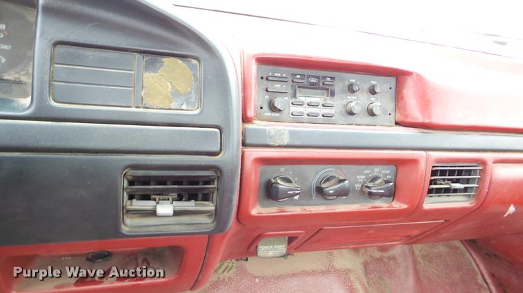 image for item DA8848 1992 Ford F150 pickup truck