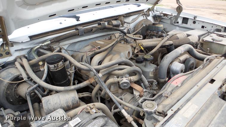 image for item DA8848 1992 Ford F150 pickup truck