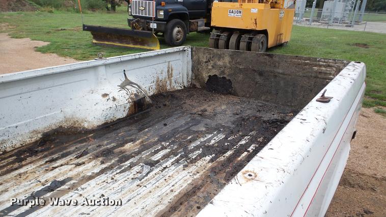 image for item DA8848 1992 Ford F150 pickup truck