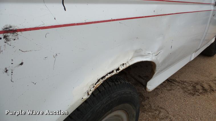 image for item DA8848 1992 Ford F150 pickup truck