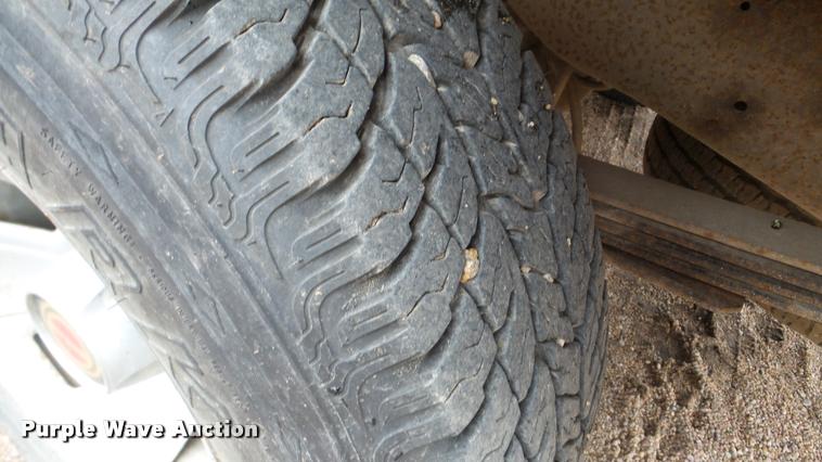 image for item DA8848 1992 Ford F150 pickup truck