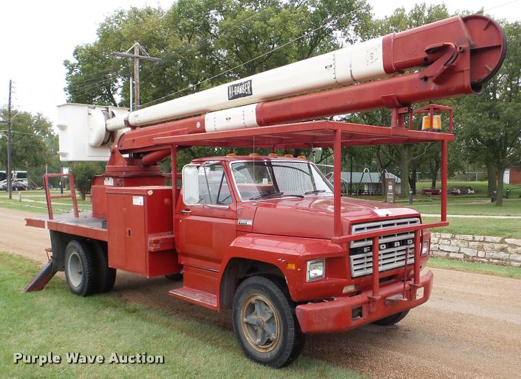 image for item DA8849 1980 Ford 600 bucket truck