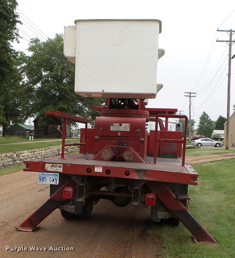 image for item DA8849 1980 Ford 600 bucket truck
