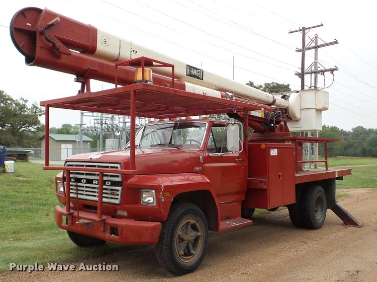 image for item DA8849 1980 Ford 600 bucket truck