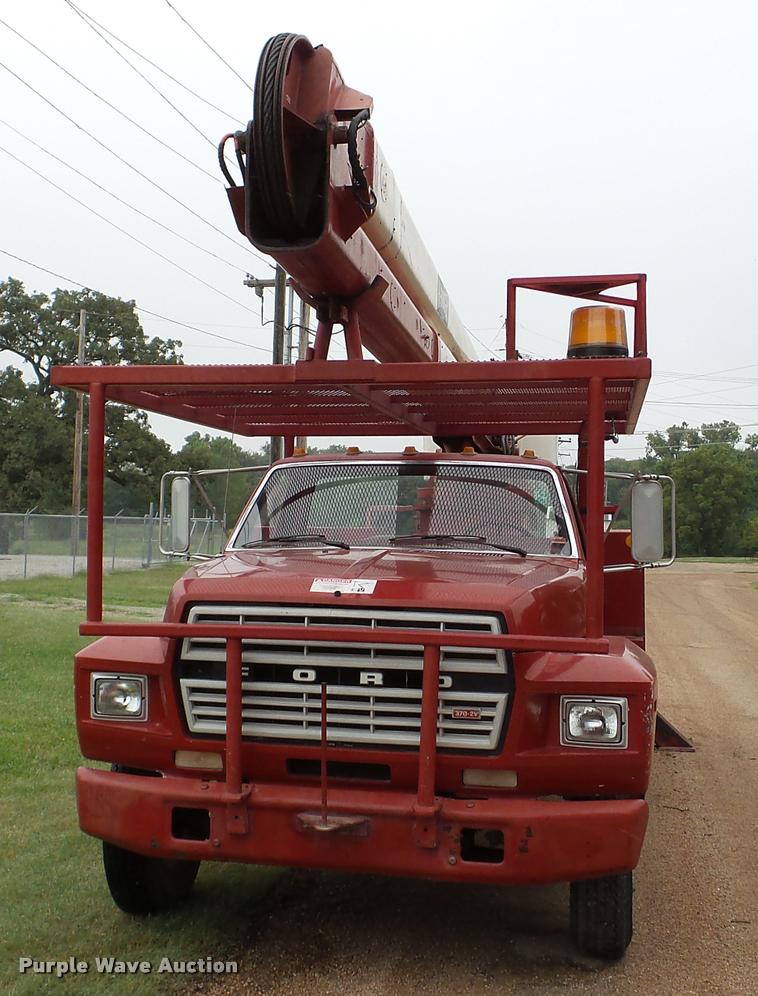 image for item DA8849 1980 Ford 600 bucket truck