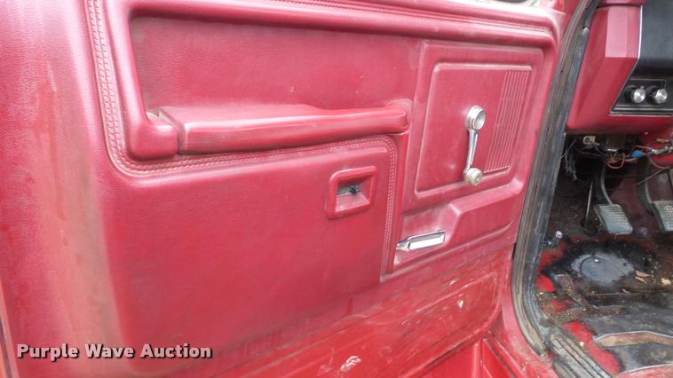 image for item DA8849 1980 Ford 600 bucket truck