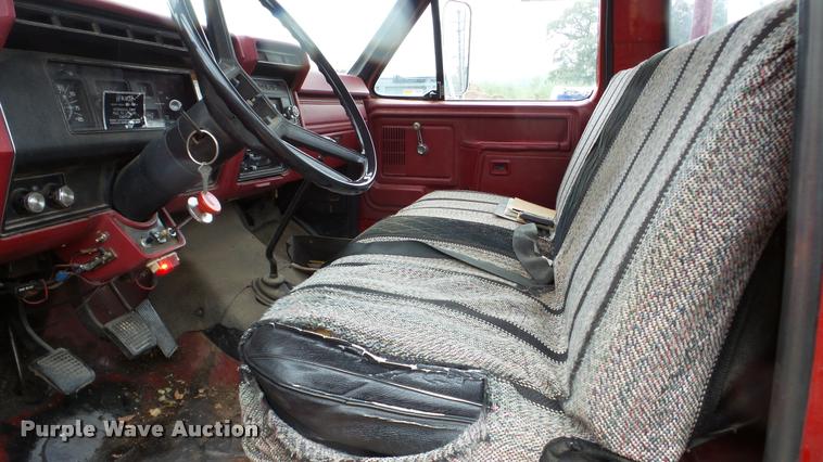 image for item DA8849 1980 Ford 600 bucket truck