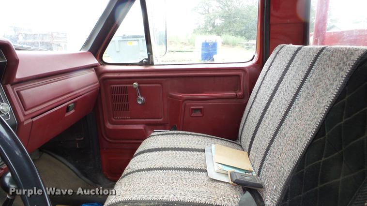 image for item DA8849 1980 Ford 600 bucket truck