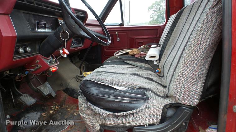 image for item DA8849 1980 Ford 600 bucket truck