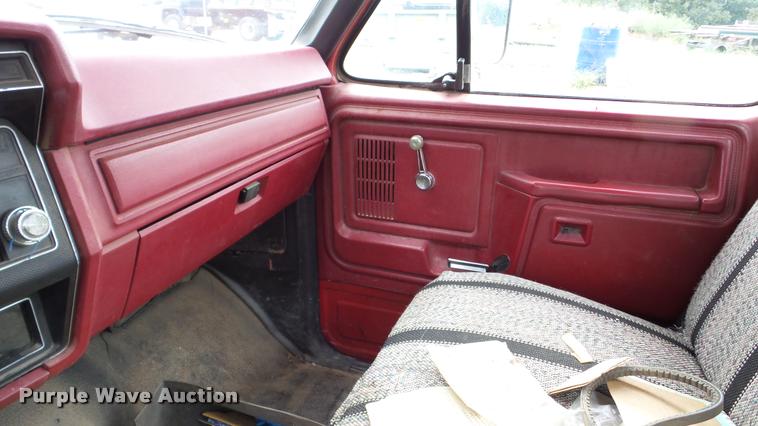 image for item DA8849 1980 Ford 600 bucket truck