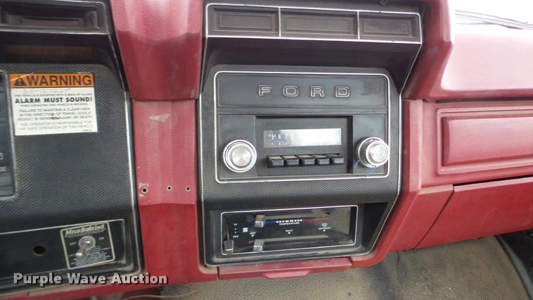 image for item DA8849 1980 Ford 600 bucket truck