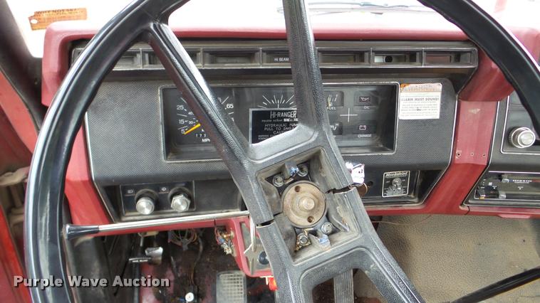 image for item DA8849 1980 Ford 600 bucket truck