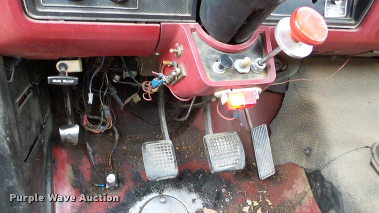 image for item DA8849 1980 Ford 600 bucket truck