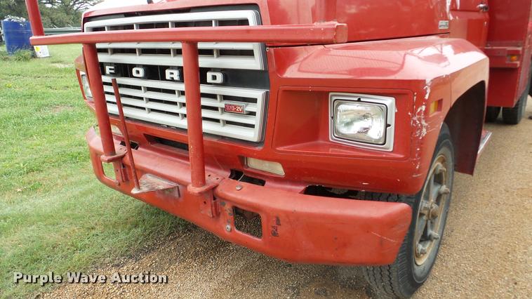 image for item DA8849 1980 Ford 600 bucket truck