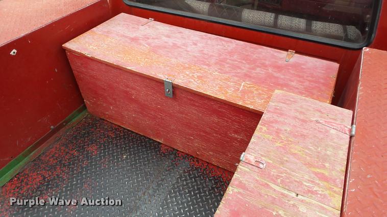 image for item DA8849 1980 Ford 600 bucket truck