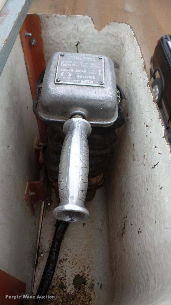 image for item DA8849 1980 Ford 600 bucket truck