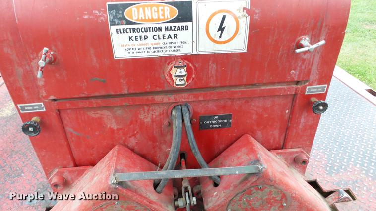 image for item DA8849 1980 Ford 600 bucket truck