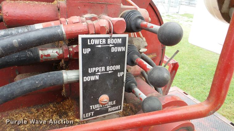 image for item DA8849 1980 Ford 600 bucket truck