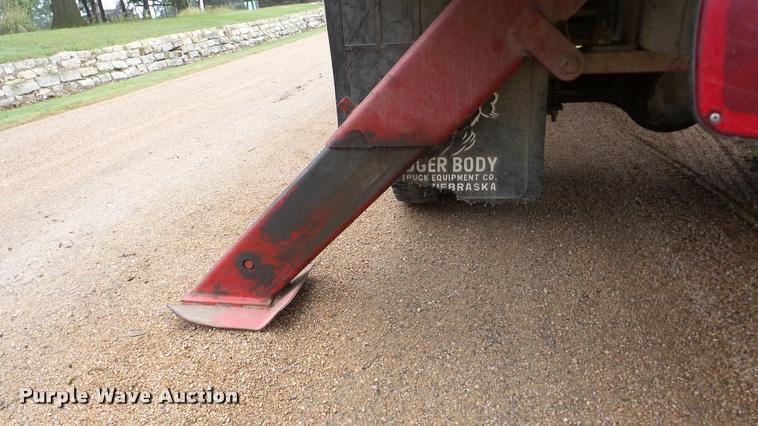 image for item DA8849 1980 Ford 600 bucket truck