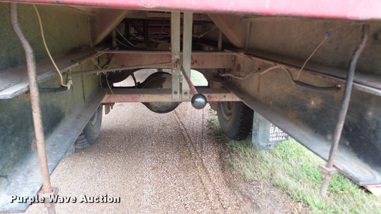 image for item DA8849 1980 Ford 600 bucket truck