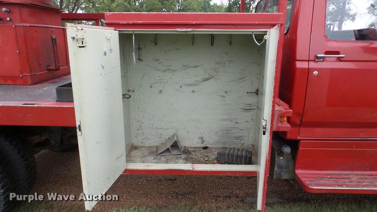 image for item DA8849 1980 Ford 600 bucket truck