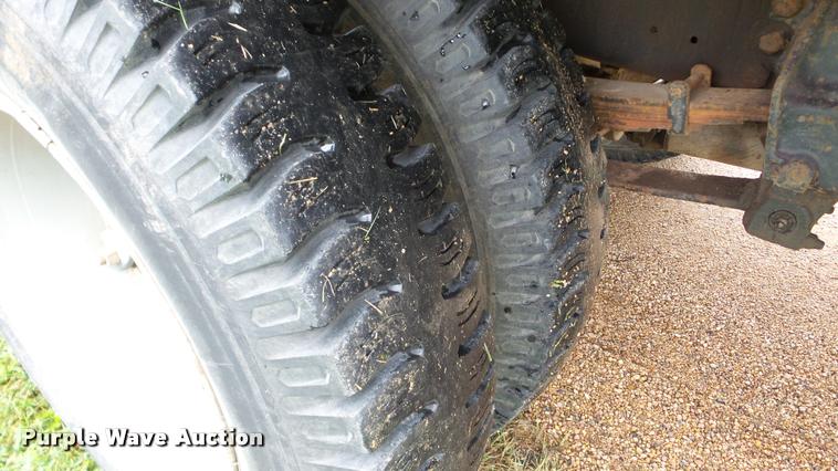 image for item DA8849 1980 Ford 600 bucket truck