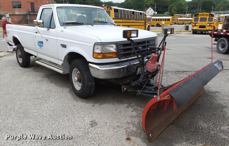 image for item K2092 1996 Ford F250 XL HD pickup truck