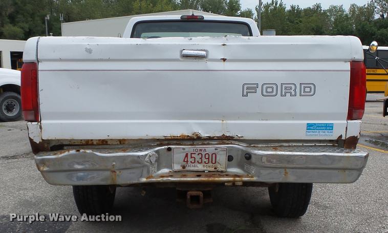 image for item K2092 1996 Ford F250 XL HD pickup truck