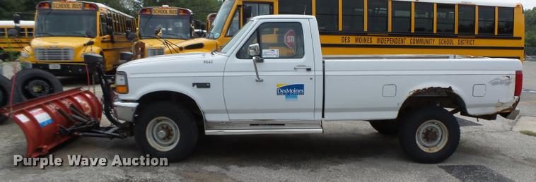 image for item K2092 1996 Ford F250 XL HD pickup truck