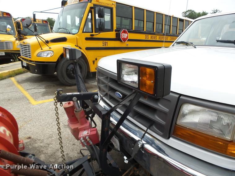 image for item K2092 1996 Ford F250 XL HD pickup truck