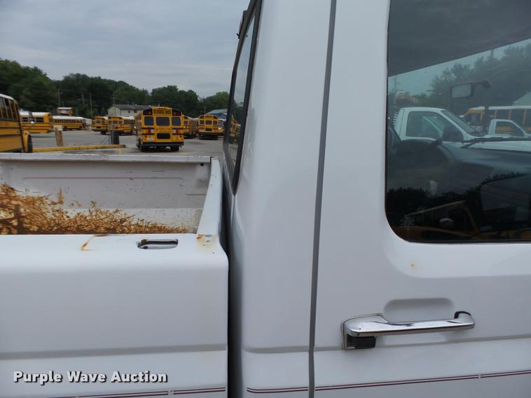 image for item K2092 1996 Ford F250 XL HD pickup truck
