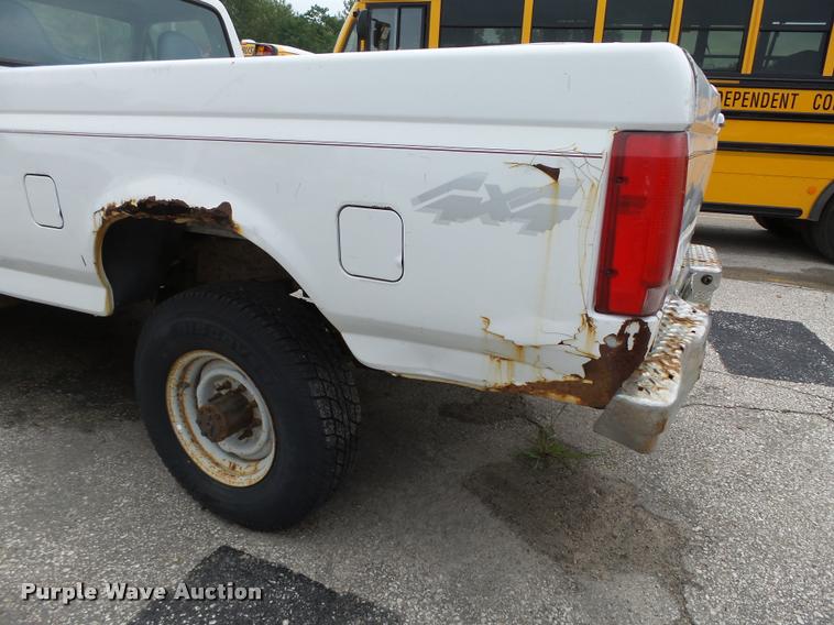 image for item K2092 1996 Ford F250 XL HD pickup truck
