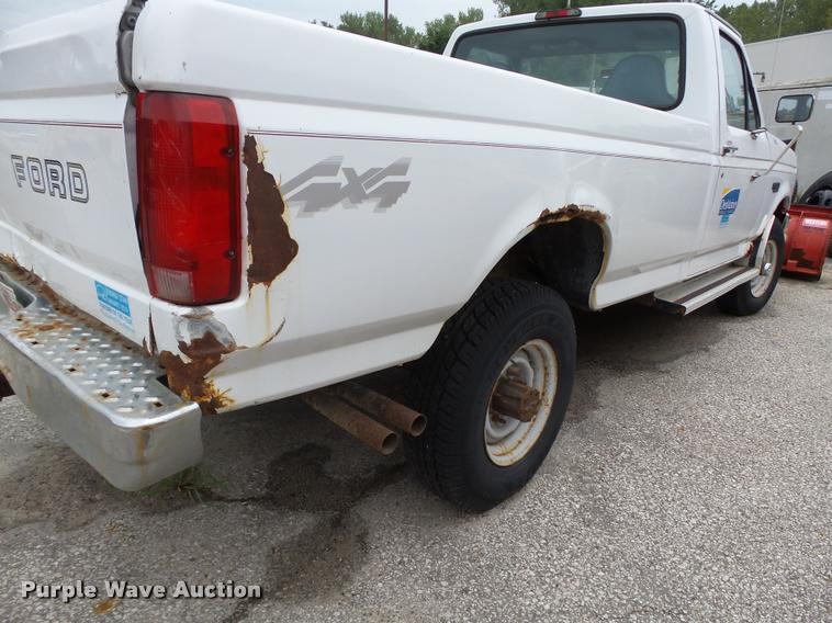 image for item K2092 1996 Ford F250 XL HD pickup truck