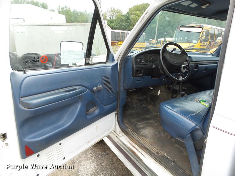 image for item K2092 1996 Ford F250 XL HD pickup truck