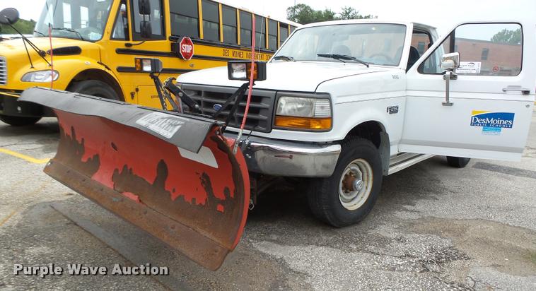 image for item K2092 1996 Ford F250 XL HD pickup truck