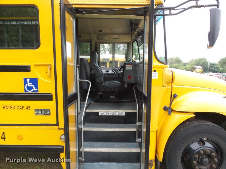 image for item K2096 2006 International CE school bus