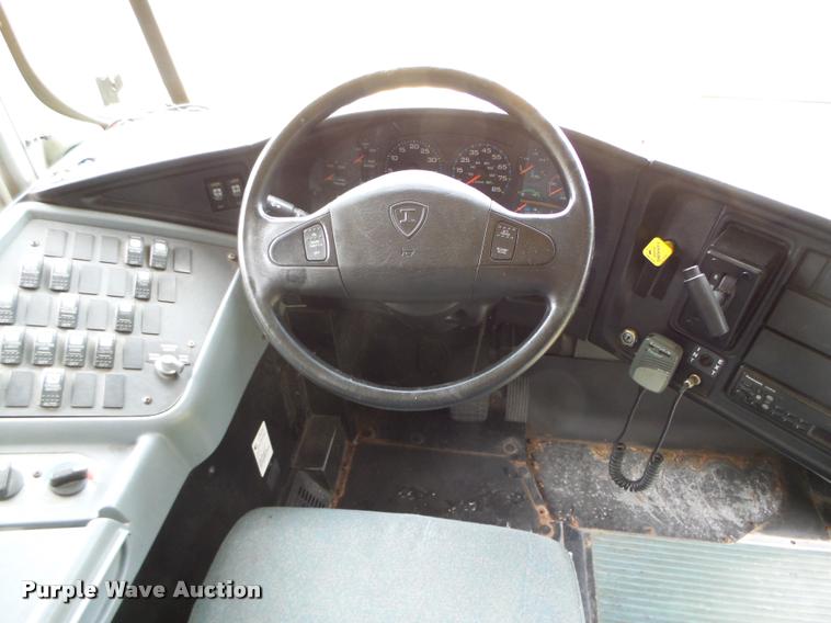 image for item K2096 2006 International CE school bus