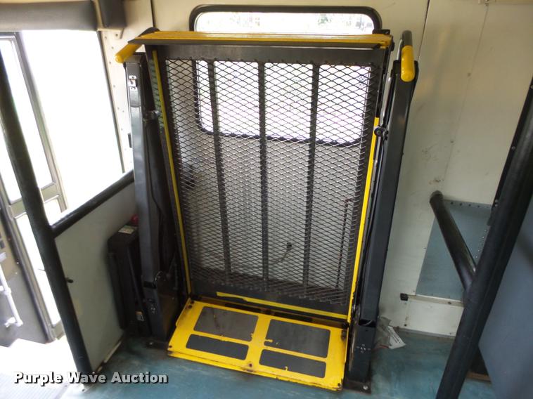 image for item K2096 2006 International CE school bus