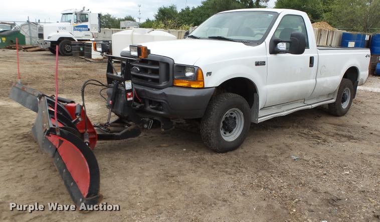 image for item K2138 2001 Ford F250 Super Duty XL pickup truck