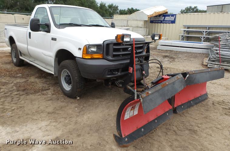 image for item K2138 2001 Ford F250 Super Duty XL pickup truck