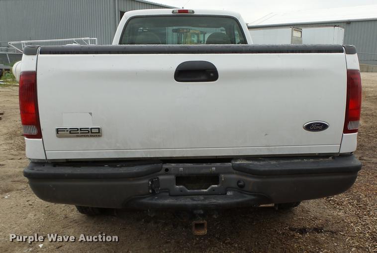 image for item K2138 2001 Ford F250 Super Duty XL pickup truck