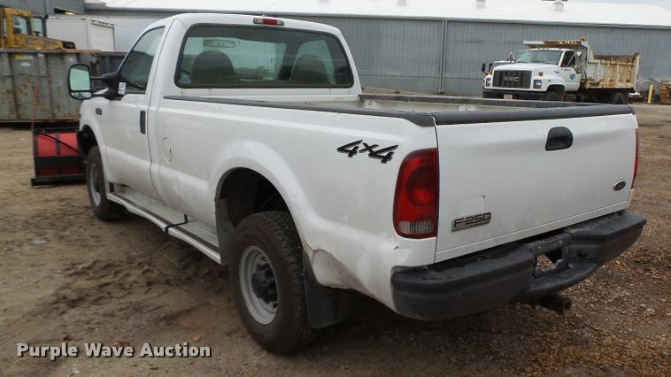 image for item K2138 2001 Ford F250 Super Duty XL pickup truck