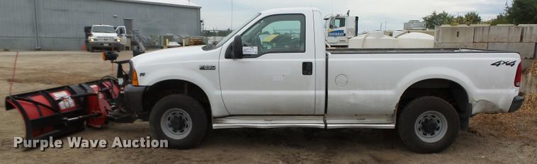 image for item K2138 2001 Ford F250 Super Duty XL pickup truck