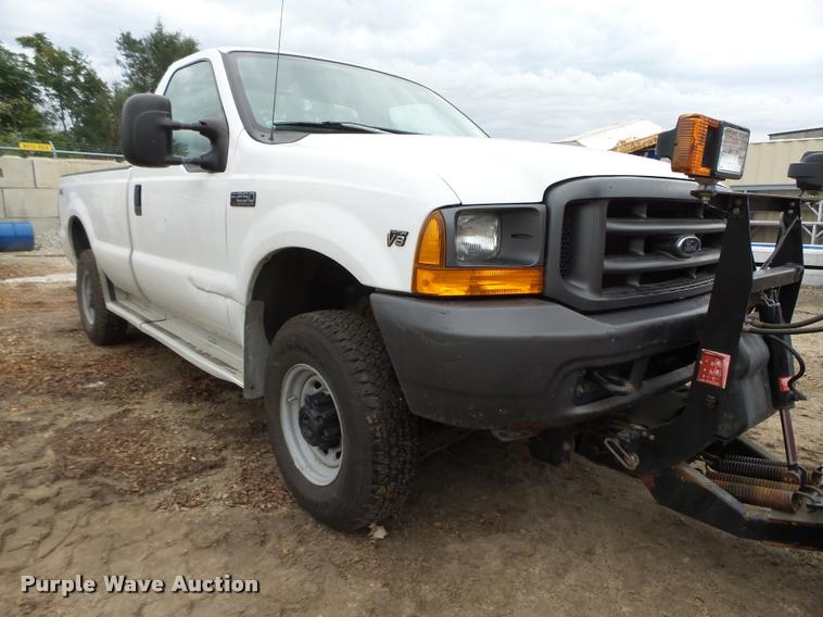 image for item K2138 2001 Ford F250 Super Duty XL pickup truck