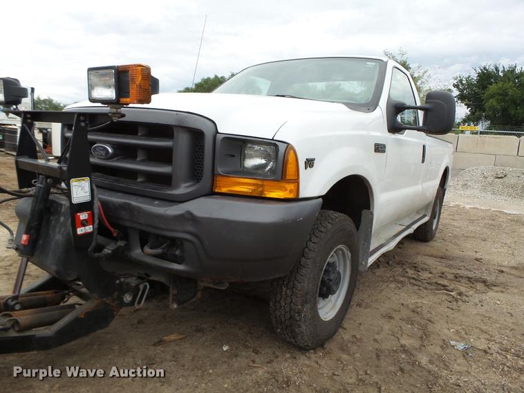 image for item K2138 2001 Ford F250 Super Duty XL pickup truck