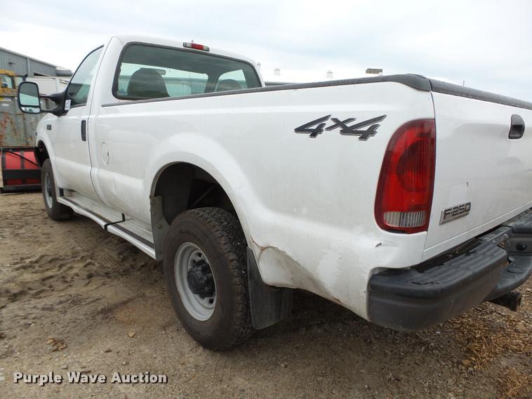 image for item K2138 2001 Ford F250 Super Duty XL pickup truck