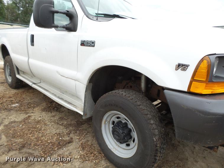 image for item K2138 2001 Ford F250 Super Duty XL pickup truck