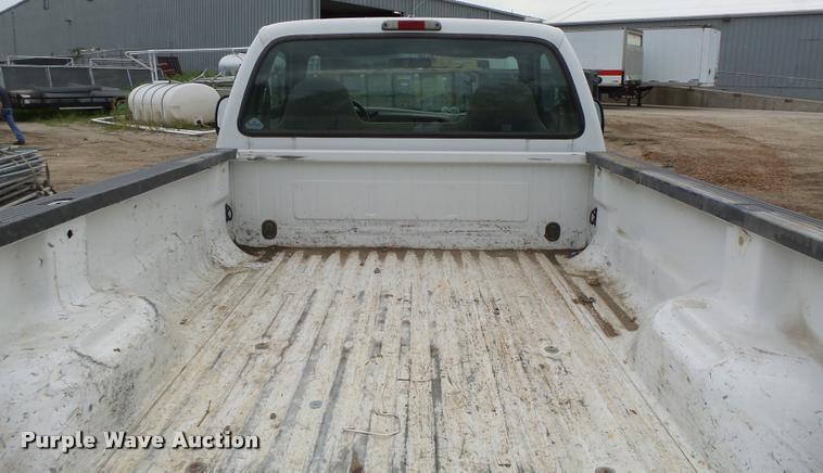 image for item K2138 2001 Ford F250 Super Duty XL pickup truck