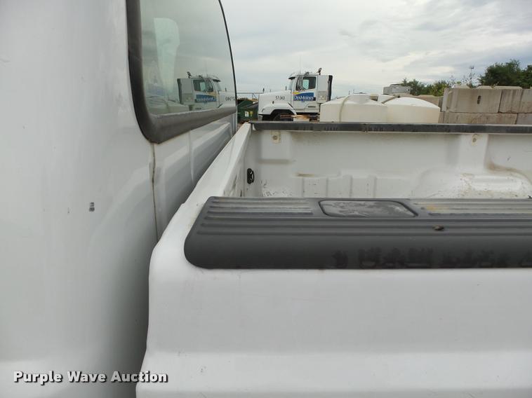 image for item K2138 2001 Ford F250 Super Duty XL pickup truck