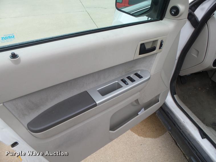 image for item K2140 2012 Ford Escape Hybrid SUV